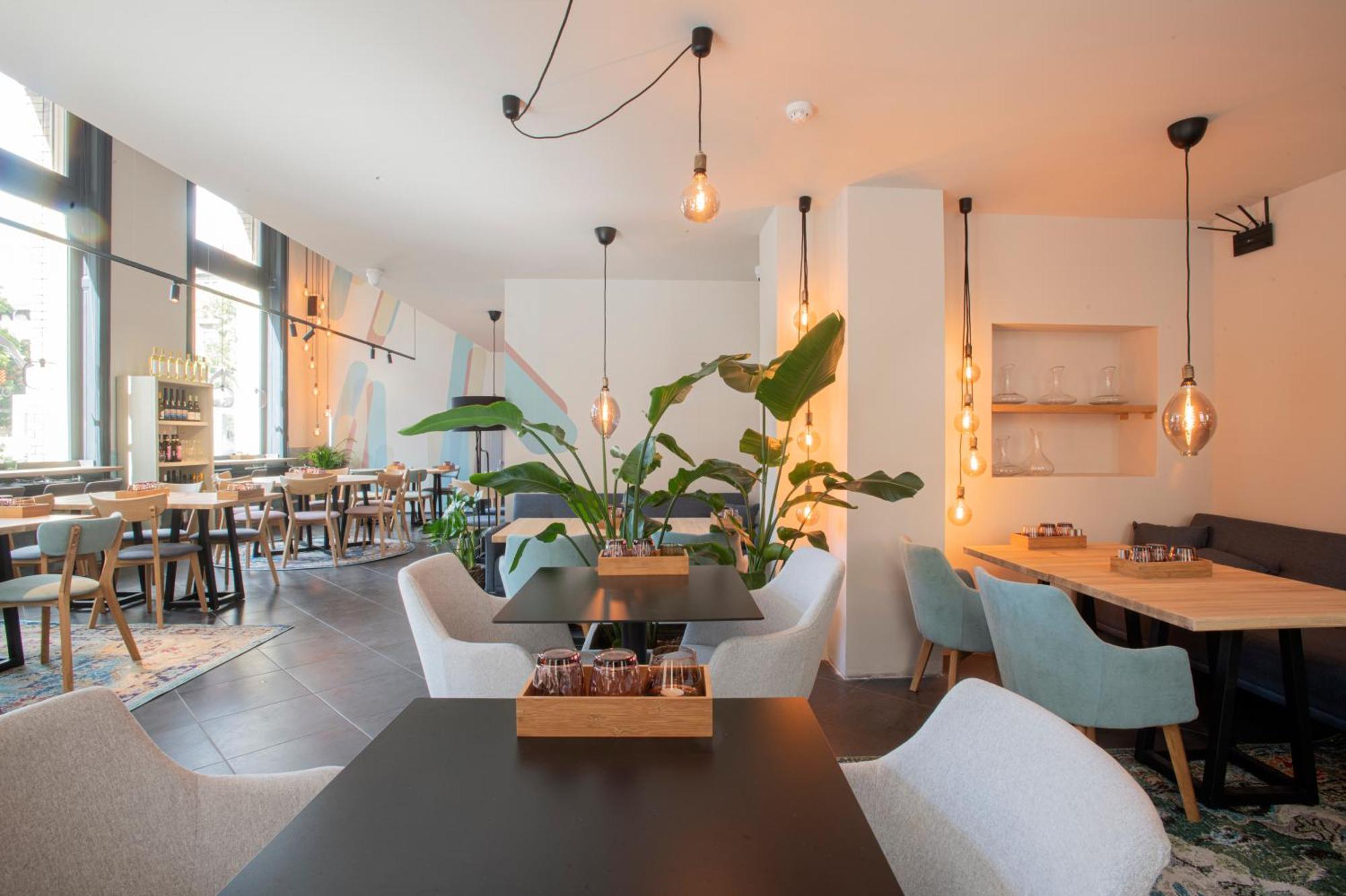 Modern Top Floor Loft With Balcony Budapest Exterior photo